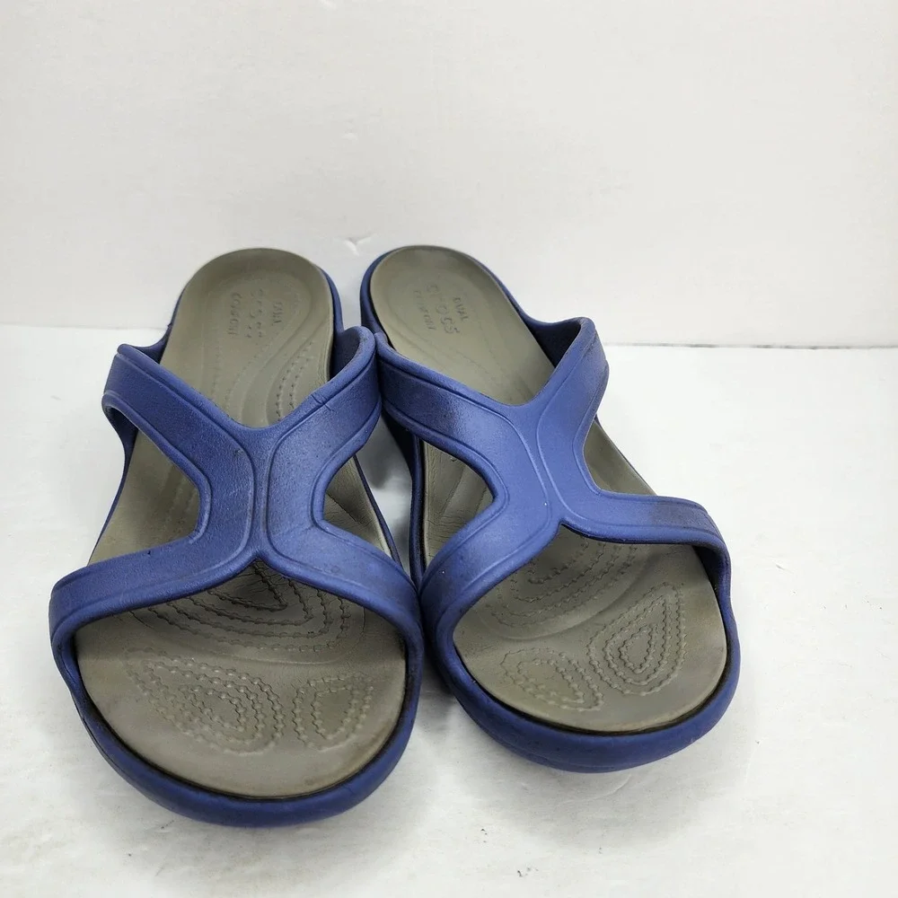Crocs Sanrah Wedge Sandals Women Size 8 Blue Dual Comfort Strap Slide Shoes
